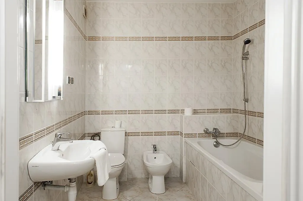 Domotel Aleje Jerozolimskie Варшава 0*,